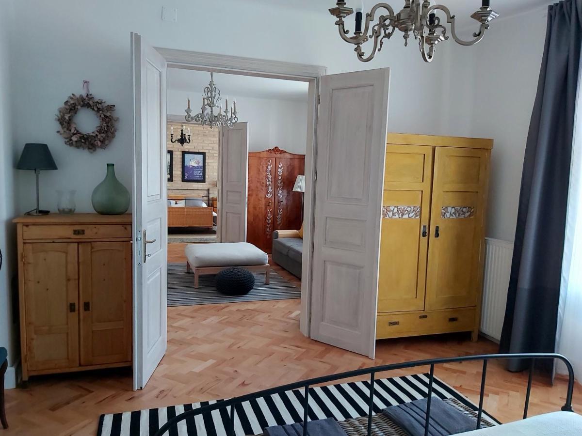 Belvarosi Kerteshaz Keszthely Bagian luar foto